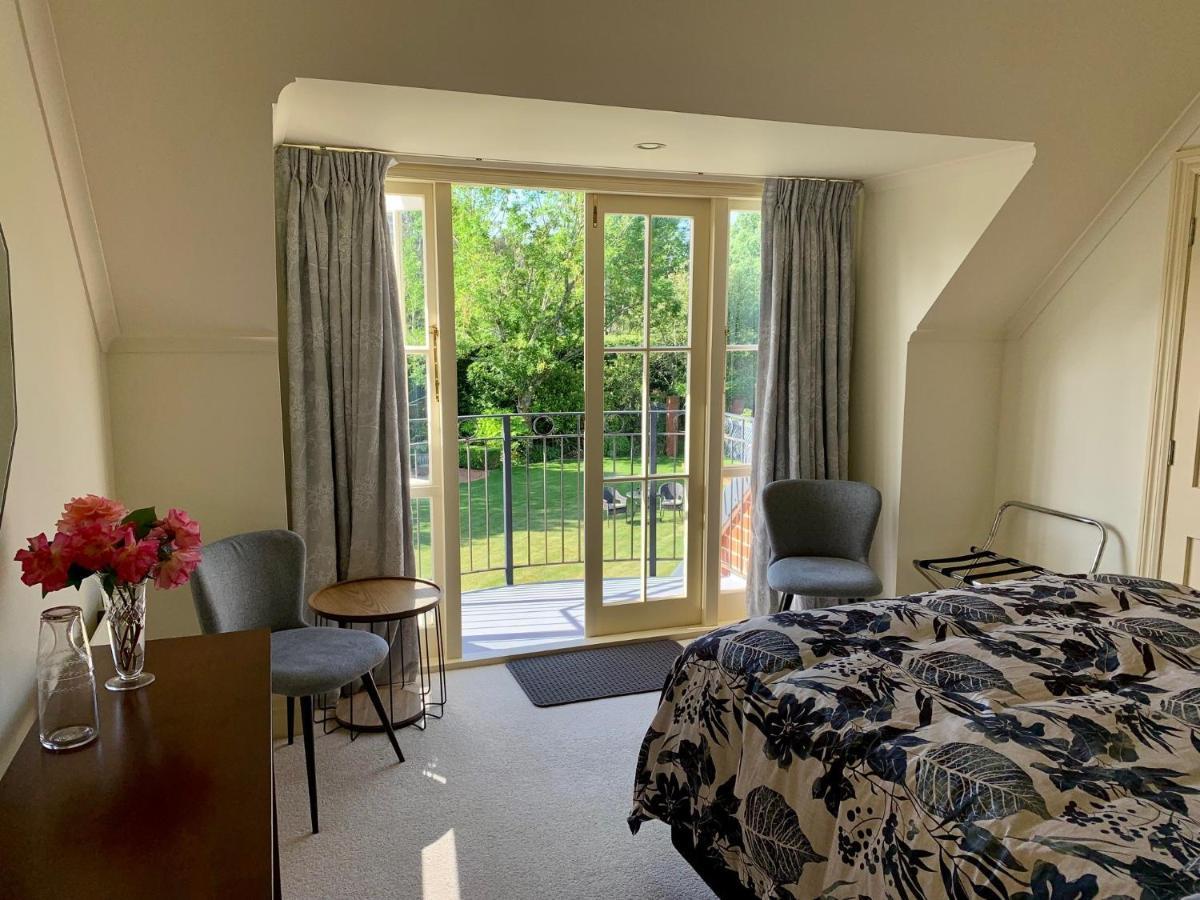Pin Oaks Luxury Bed & Breakfast Palmerston North Ngoại thất bức ảnh