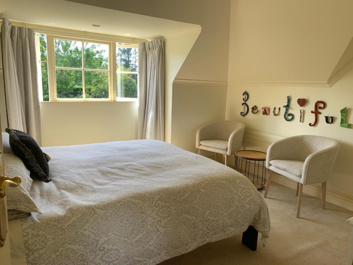 Pin Oaks Luxury Bed & Breakfast Palmerston North Ngoại thất bức ảnh